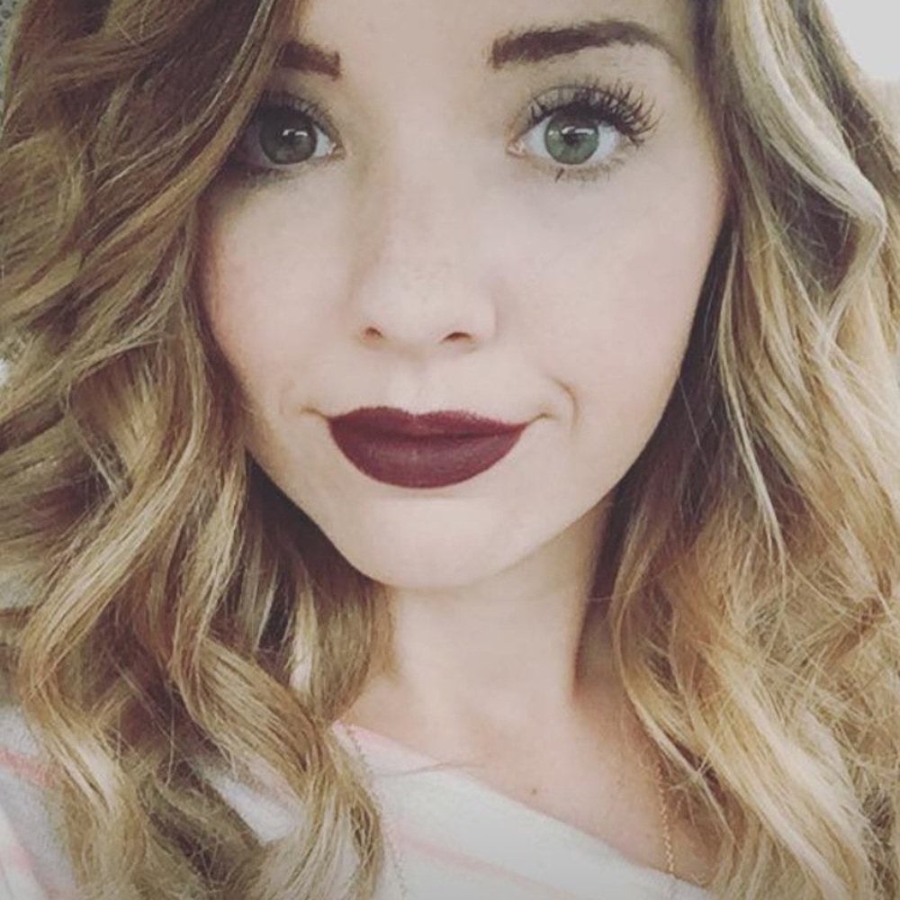 Meet your Posher, Nicole